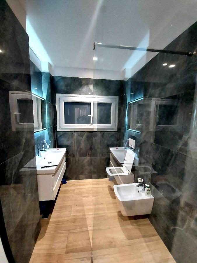 טיראנה Luxurious Double Bedroom Suite מראה חיצוני תמונה