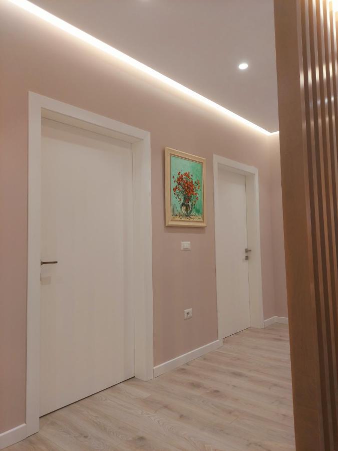 טיראנה Luxurious Double Bedroom Suite מראה חיצוני תמונה