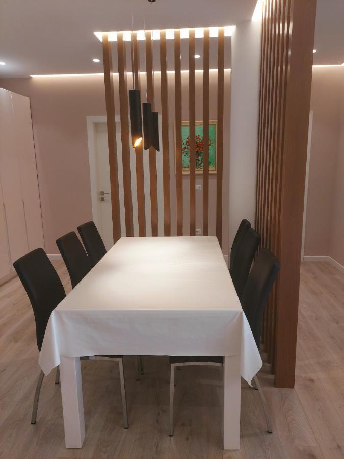 טיראנה Luxurious Double Bedroom Suite מראה חיצוני תמונה