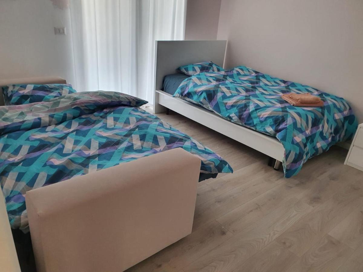טיראנה Luxurious Double Bedroom Suite מראה חיצוני תמונה